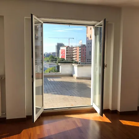 Central Deluxe * Milánó